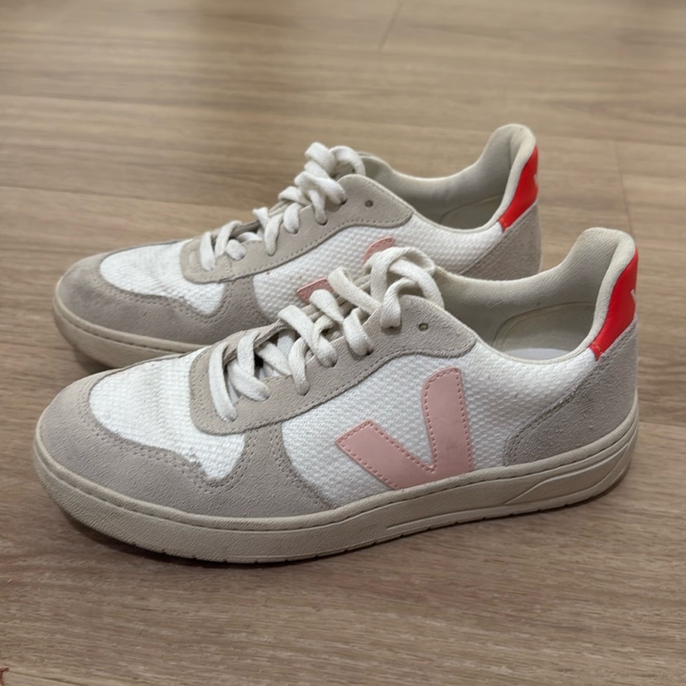 Veja sneakers. Barely worn. Size 37